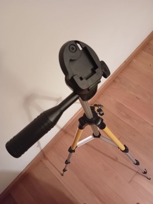 Tripé em bom estado