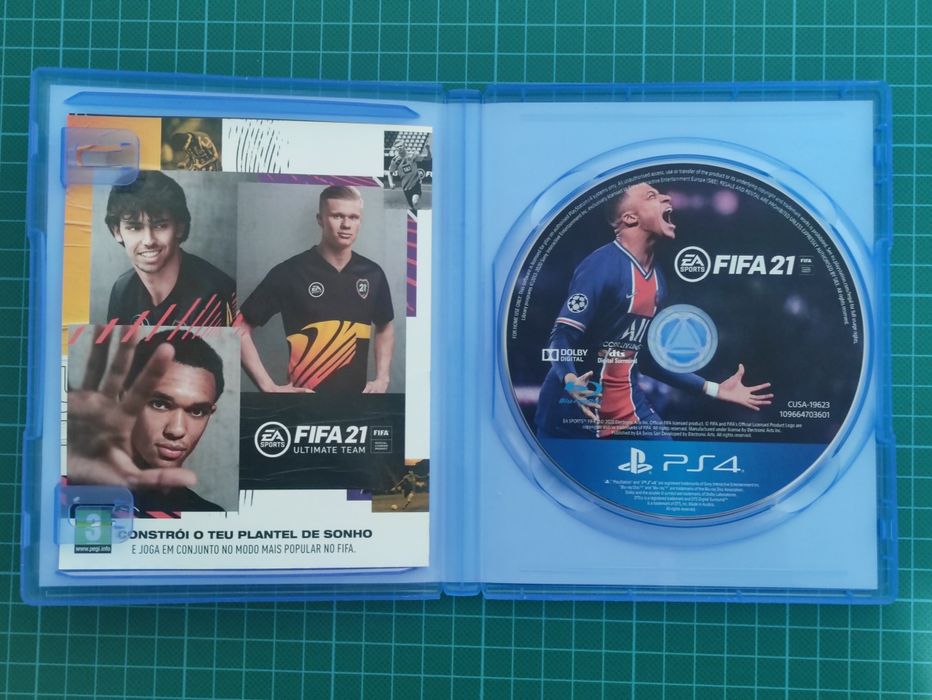 PlayStation 4 + 1 comando + FIFA 21