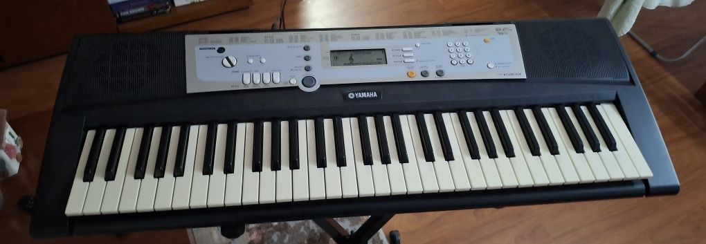 Piano Yamaha PSR E203