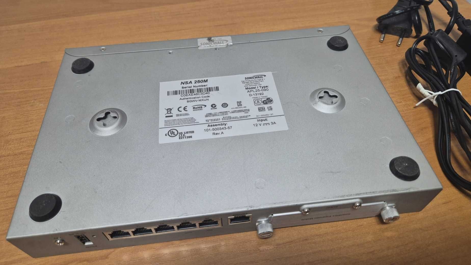 SonicWall NSa 250M Appliance - Firewall, router, vpn