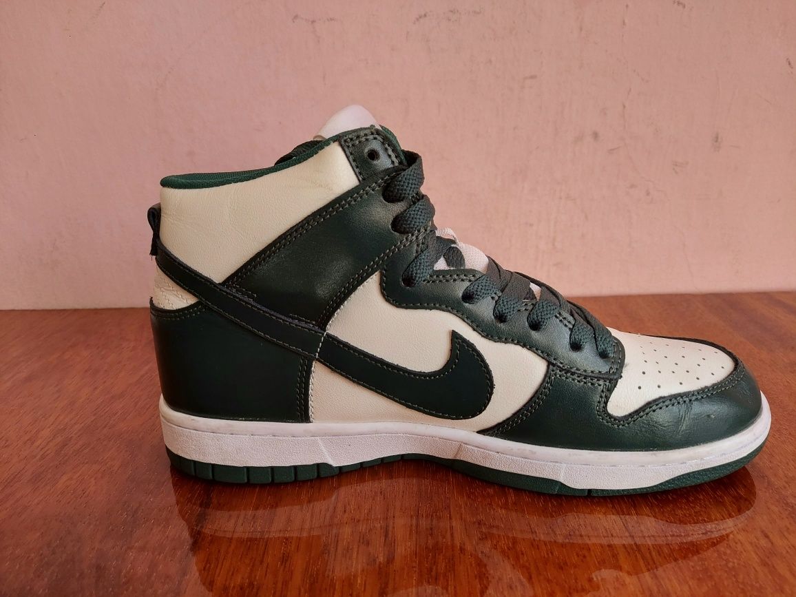 Кросівки Nike Dunk High оригінал 

Розмір по бірці:
Us 8.5  UK 7.5  EU