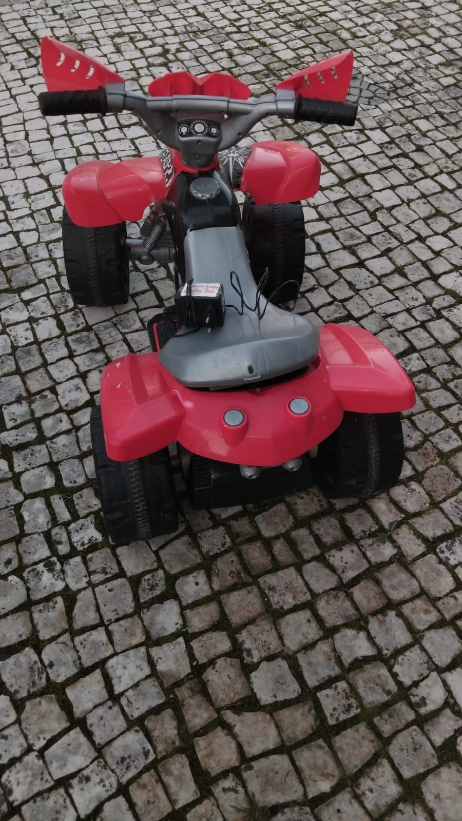 Mota eléctrica para criança