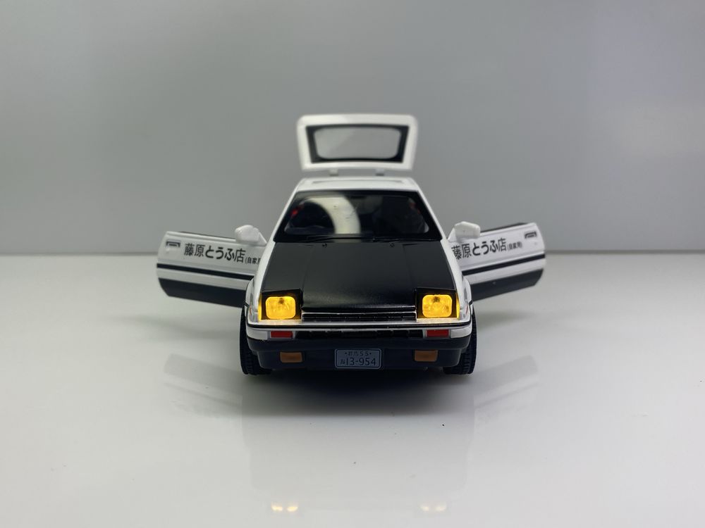 Машинка моделька Toyota Trueno ae86 1:32