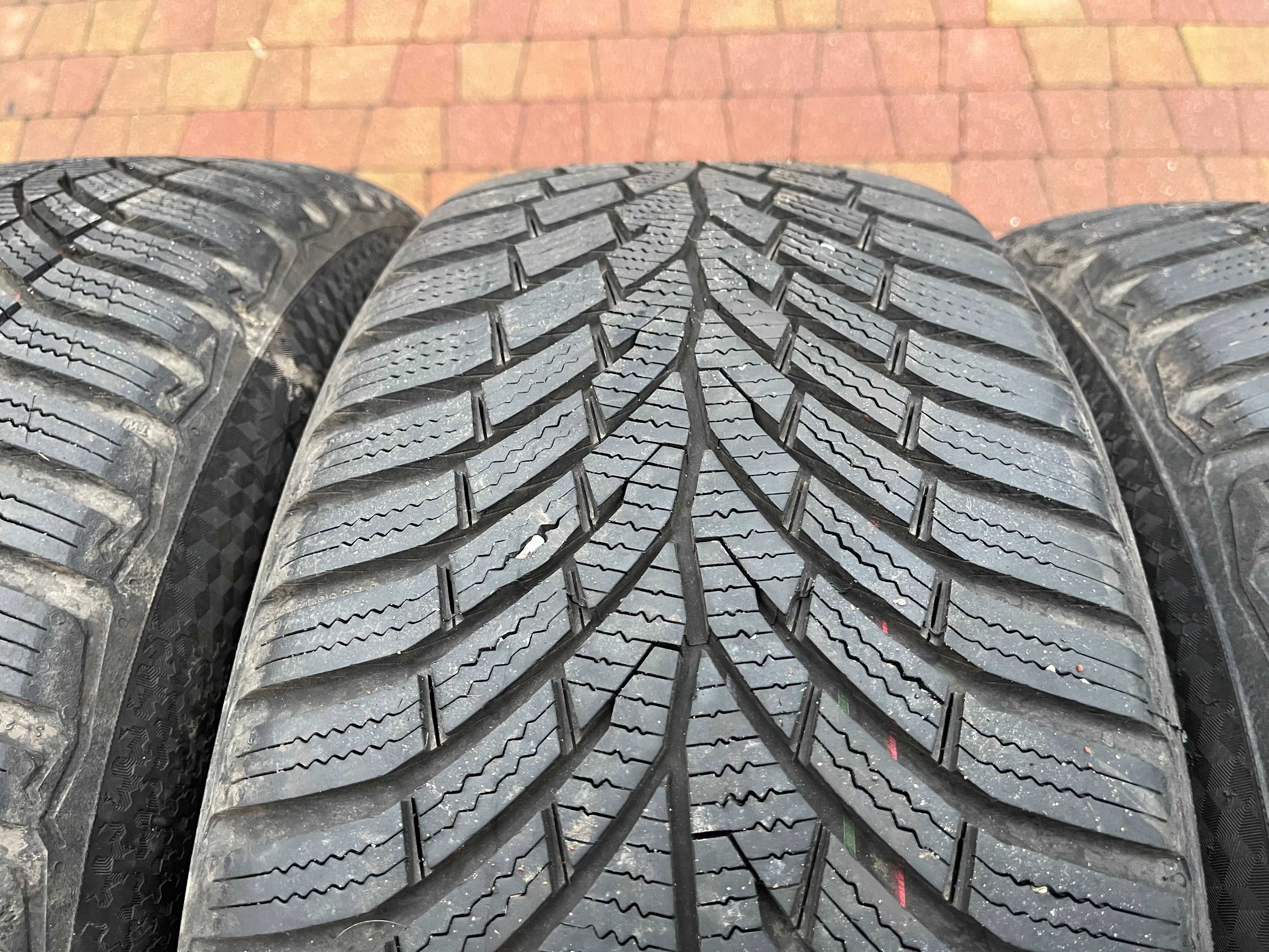 3666. Opony zimowe 225/50/17 Continental 2023r 8.5mm jak nowe 4szt