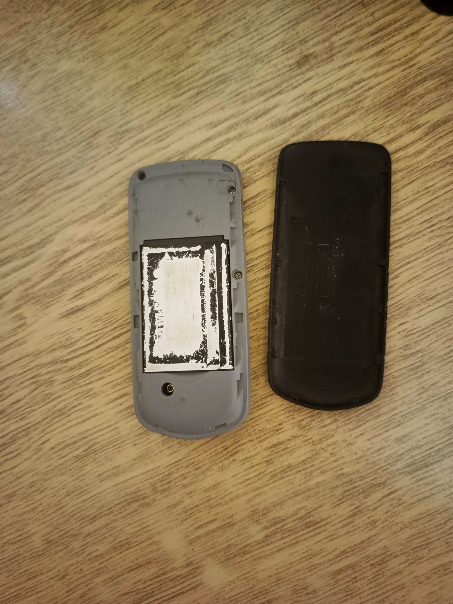 Продам кнопочный телефон Samsung.