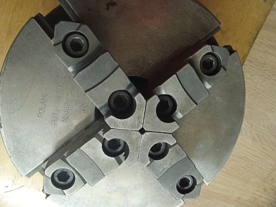 Uchwyt Tokarski trzy i czteroszczękowy  fi 200 tokarka