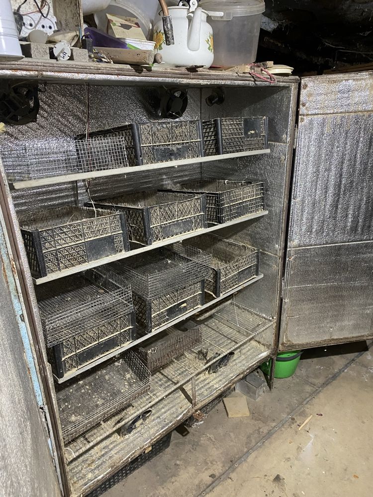 Продам б/у инкубатор