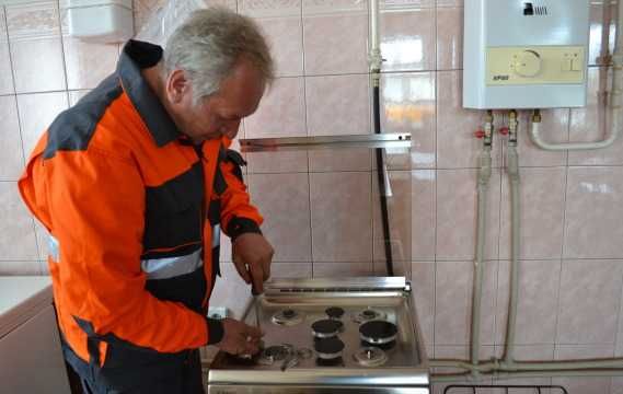 Ремонт газових та електричних плит.Духовок та поверхонь.