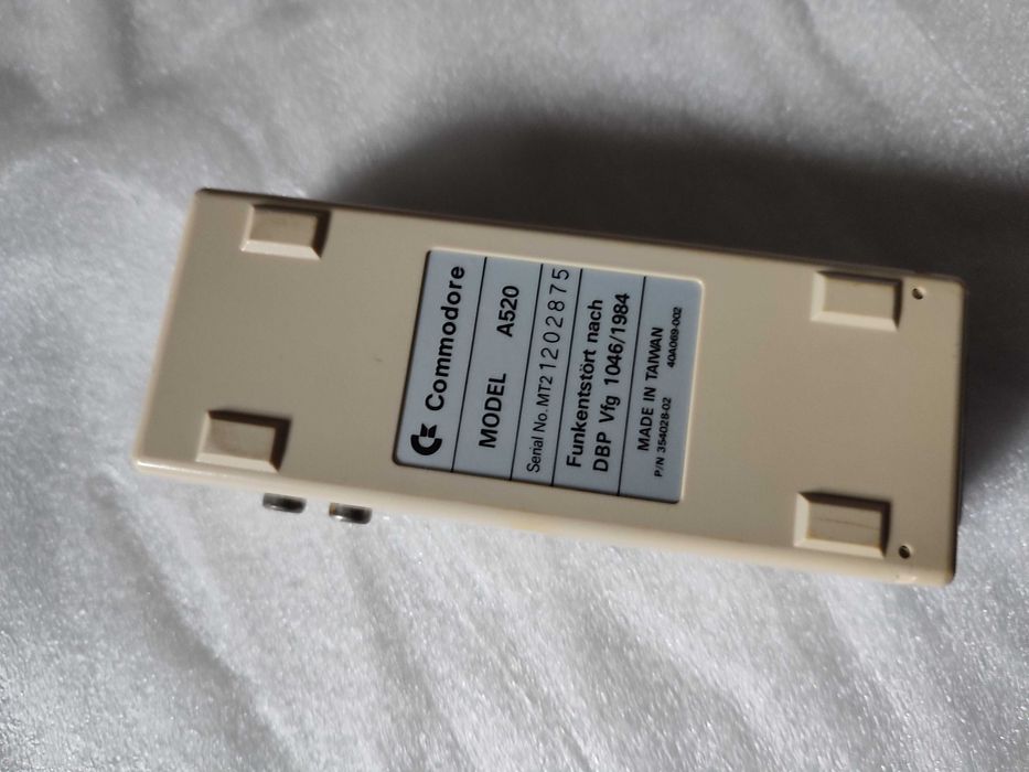 Sprawny Commodore Amiga modulator A520