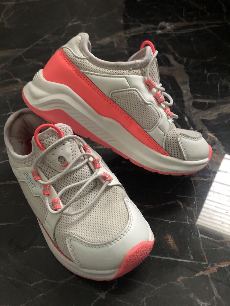 Buty sportowe Esprit i Nike