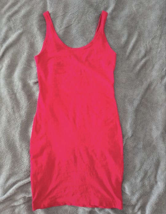 Sukienka czerwona Xstrit Fashion