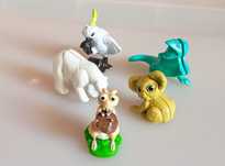Kinder surpresa vários.