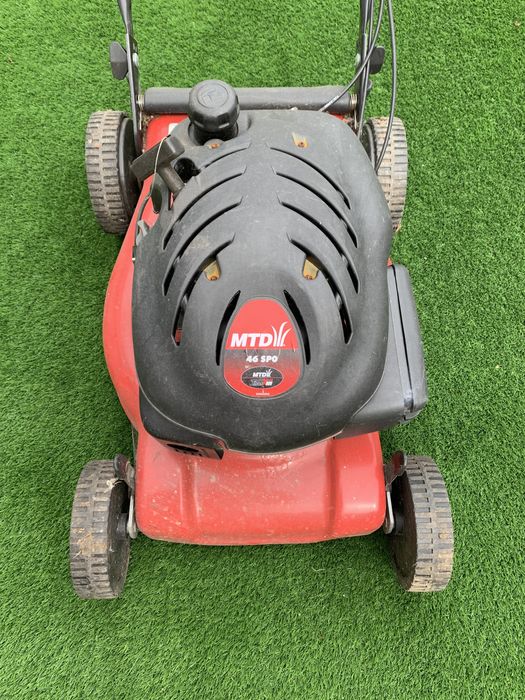 Corta relvas em bom estado