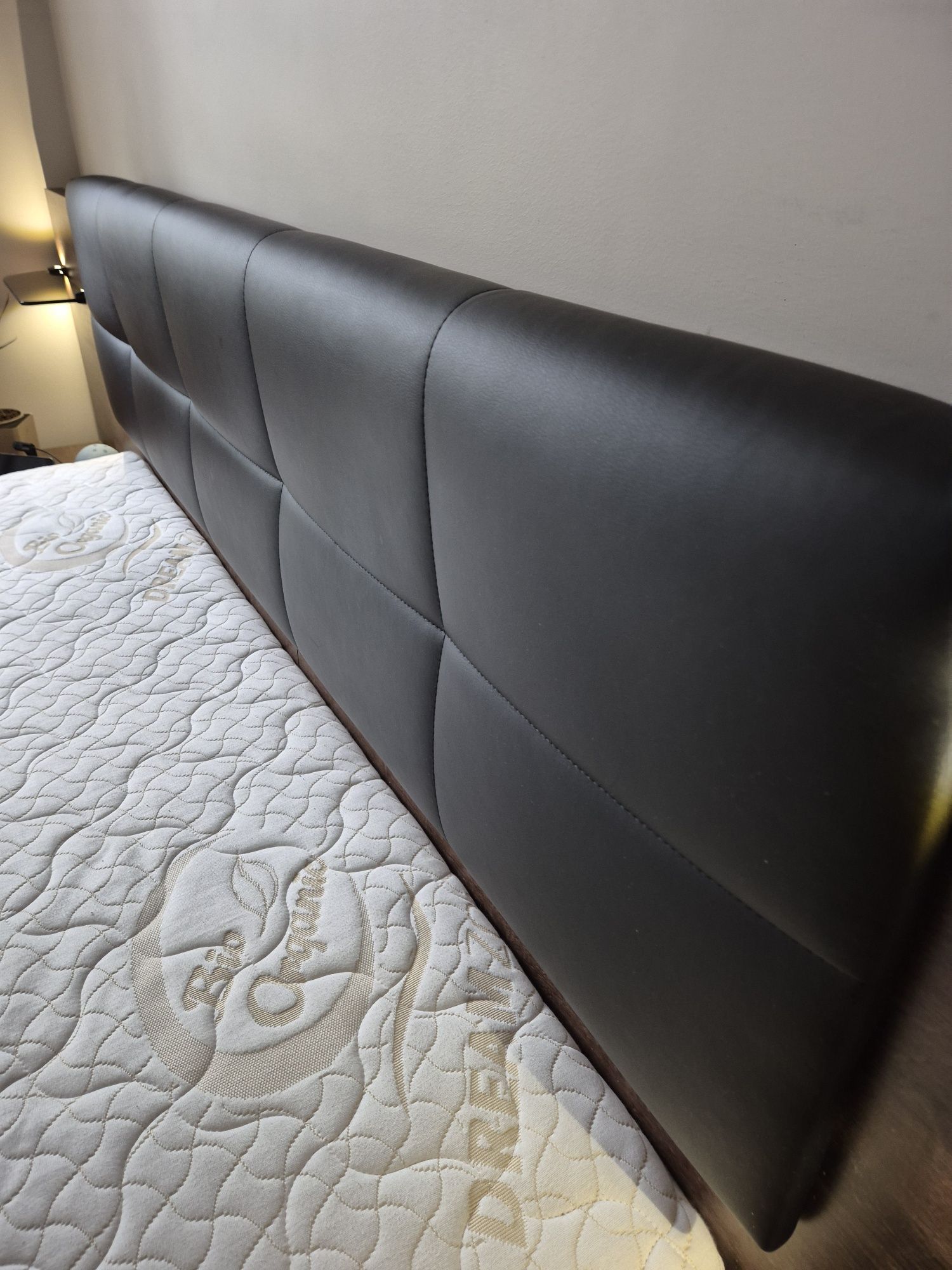 Łóżko sypialniane Kassel BRW 180x200 z materacem