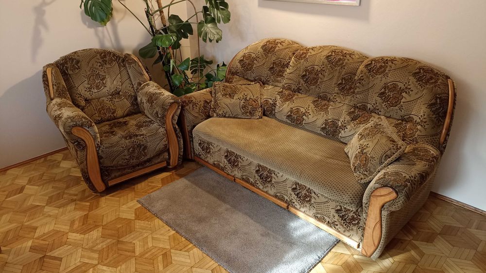 Zestaw stylowych drewnianych mebli - kanapa + 2 fotele