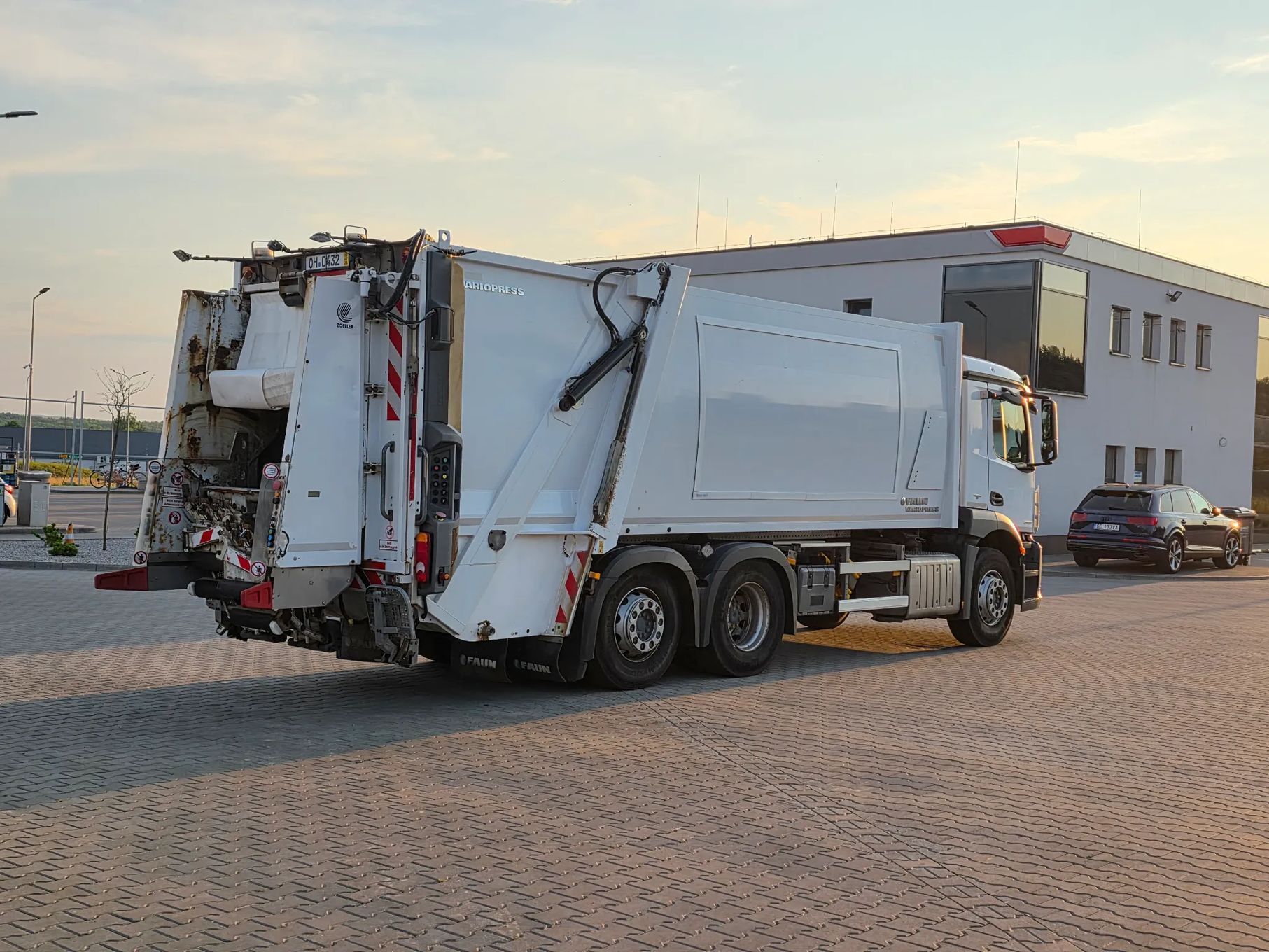 Mercedes-Benz ANTOS 2633 FAUN Variopress 524 II EURO 6 z DE  Smieciarka Faun sprawna gotowa do pracy.