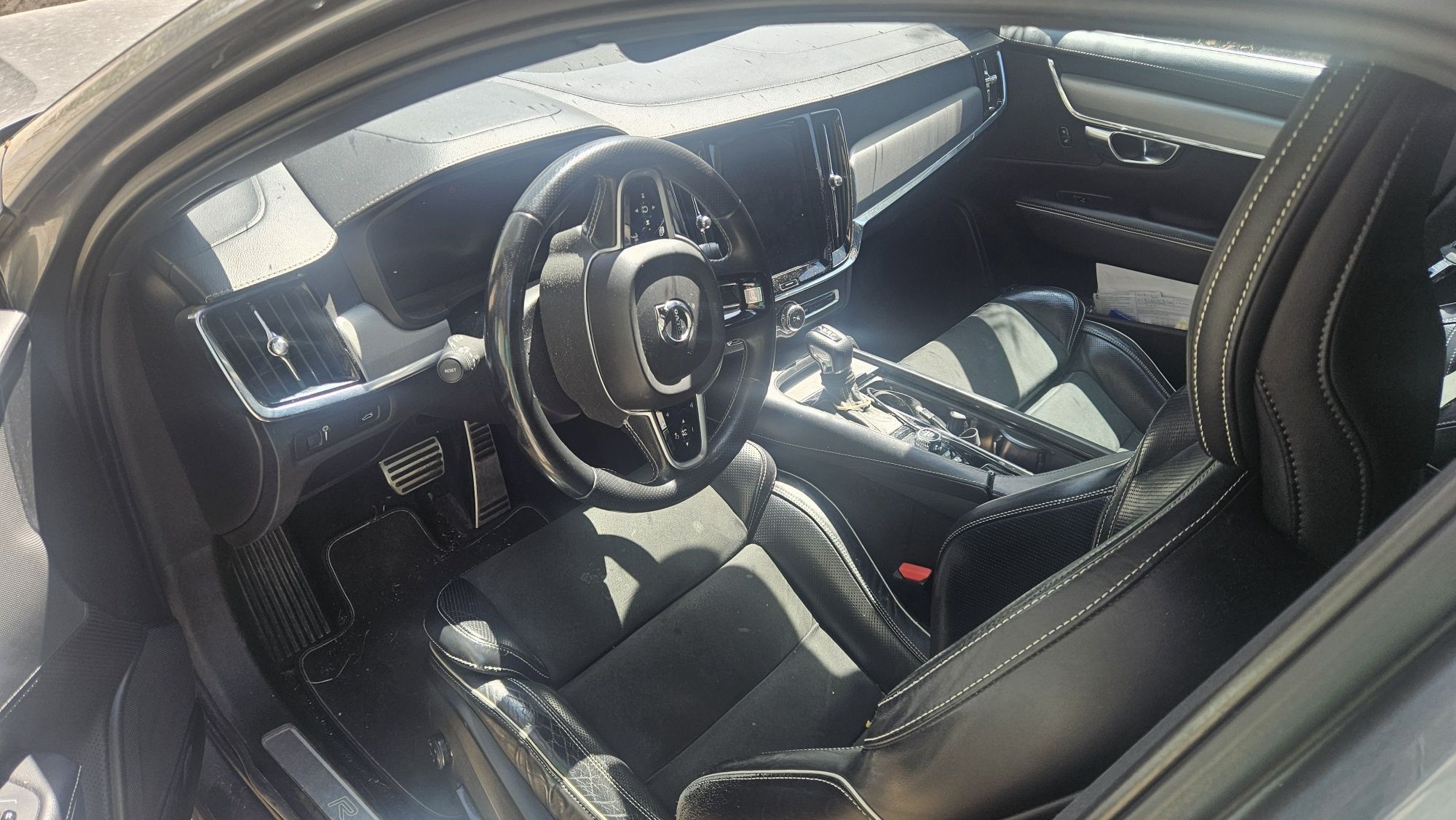 Volvo v90 r design