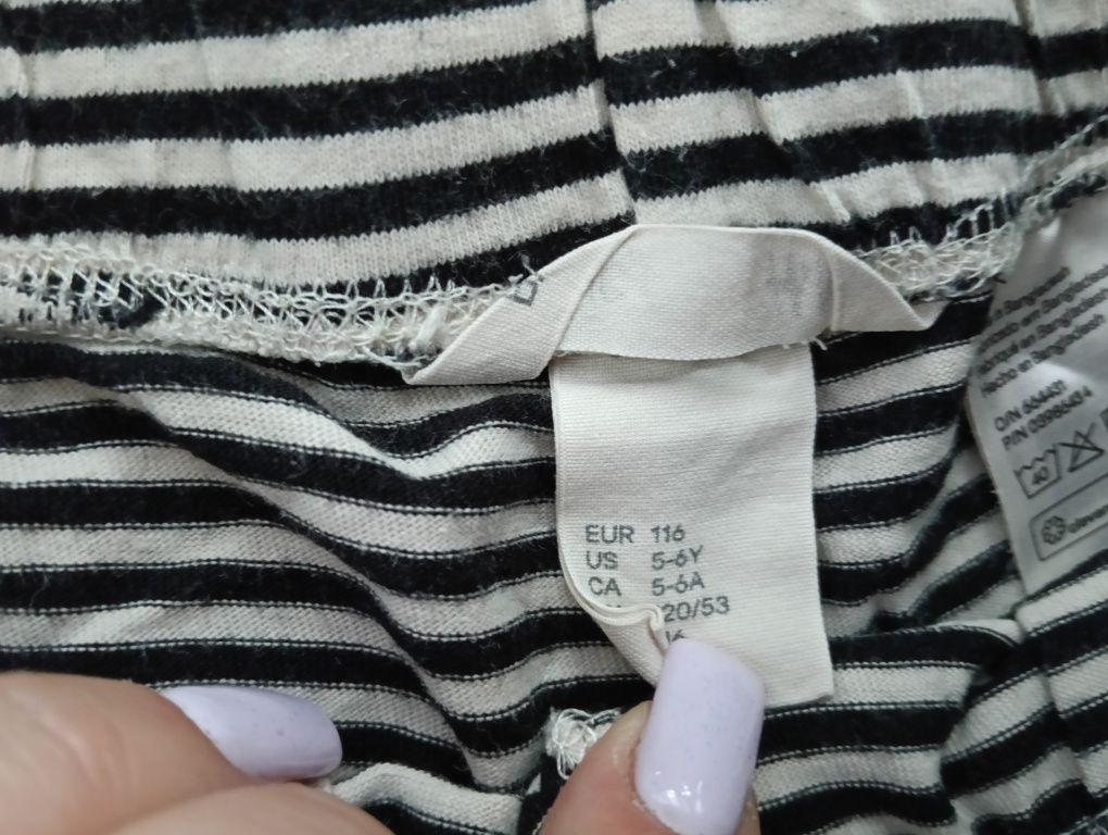 Krótkie spodenki letnie szorty bawełniane H&M 110 116 kwiatki kropki