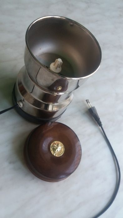 Кофемолка металлический корпус
