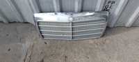 Grill atrapa Mercedes w 124