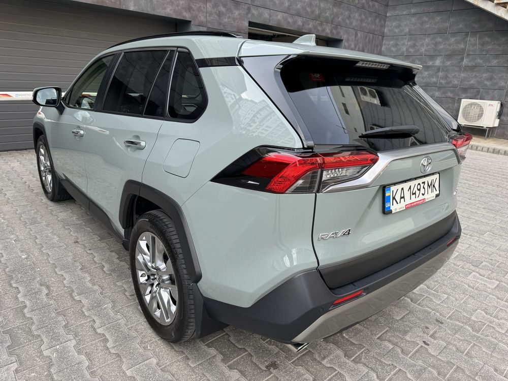 Toyota rav 4 oficcial PREMIUM