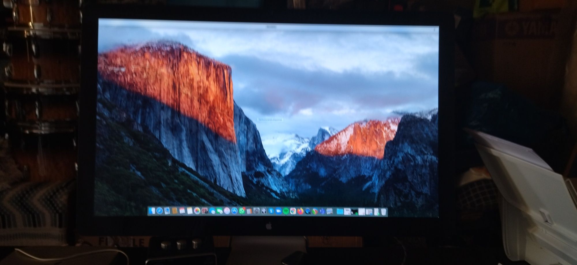 Apple thunderbolt display 27