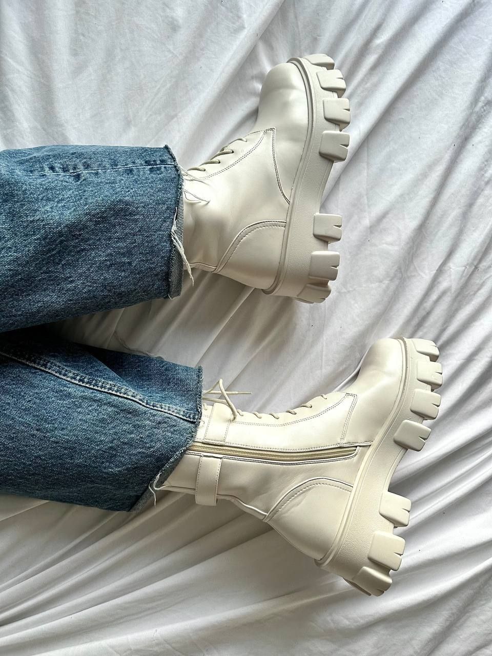 купити сопоги розпродаж Boyfriend Boots White