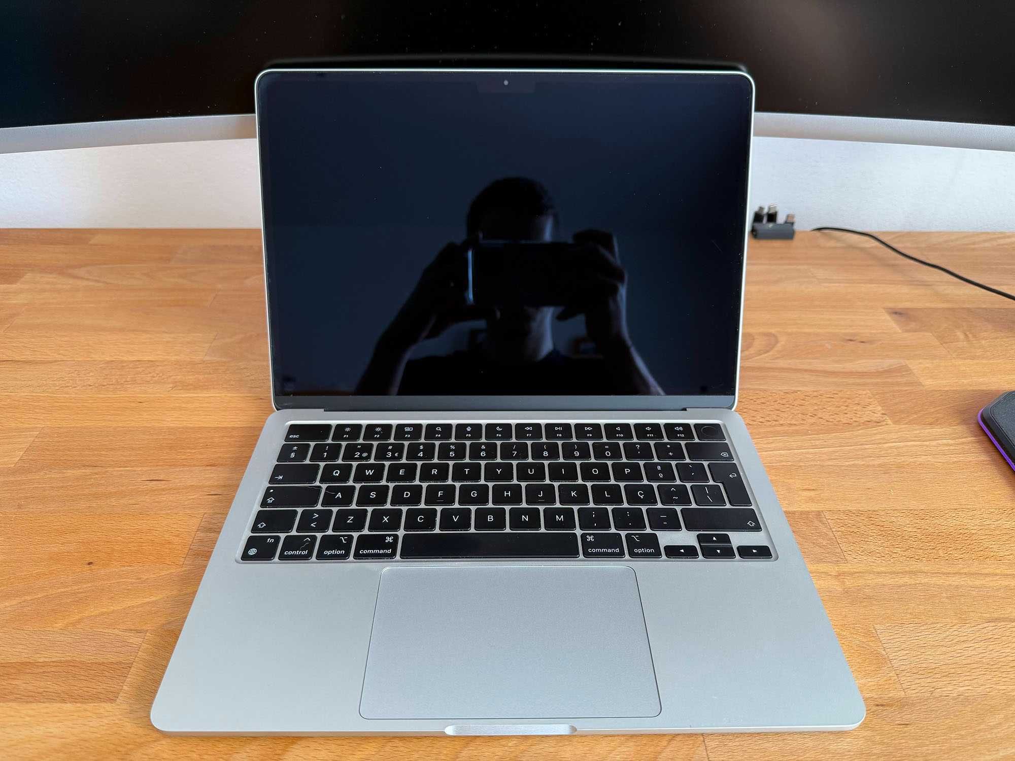 MacBook Air M2 – Impecável + Carregador + caixa original