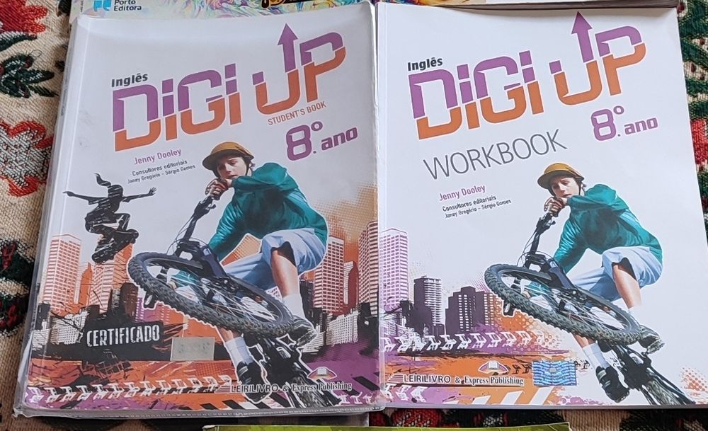 Manuais escolares para 8 ano