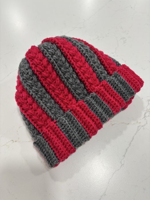 Gorro colorido feito à mão (pode escolher cores)