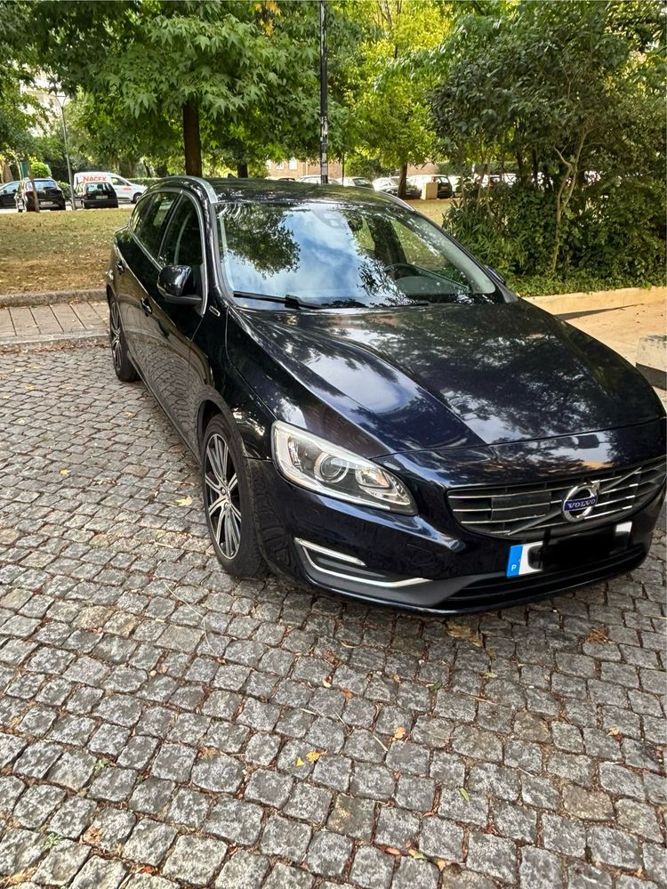 Vendo Volvo V60 bem estimado