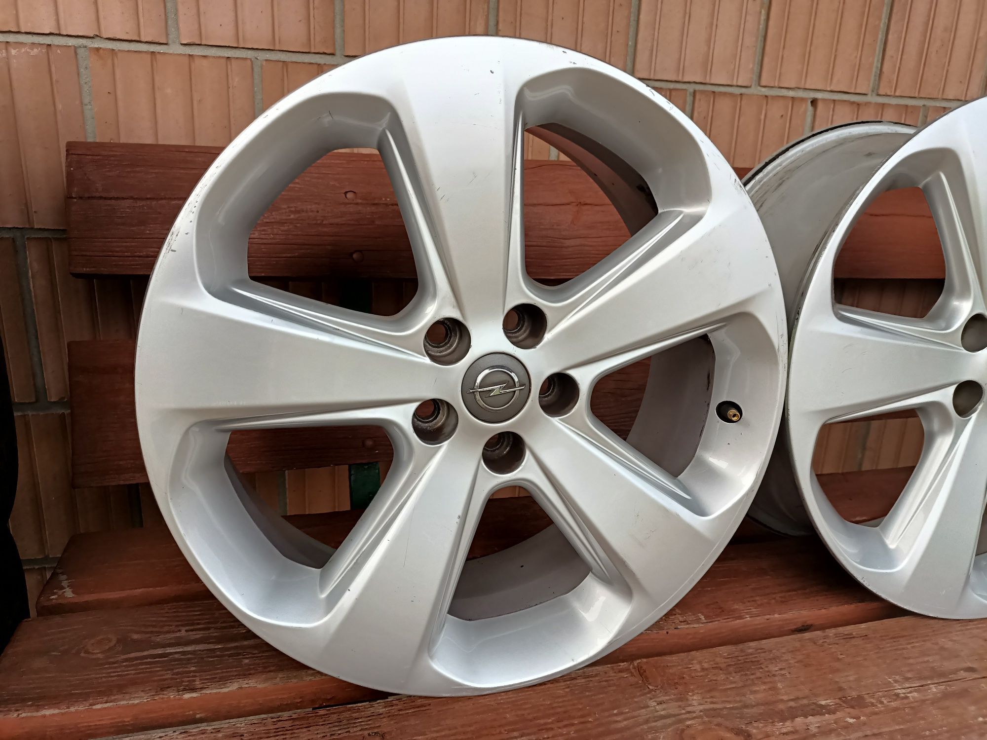 Felgi 5x105 R18 Opel