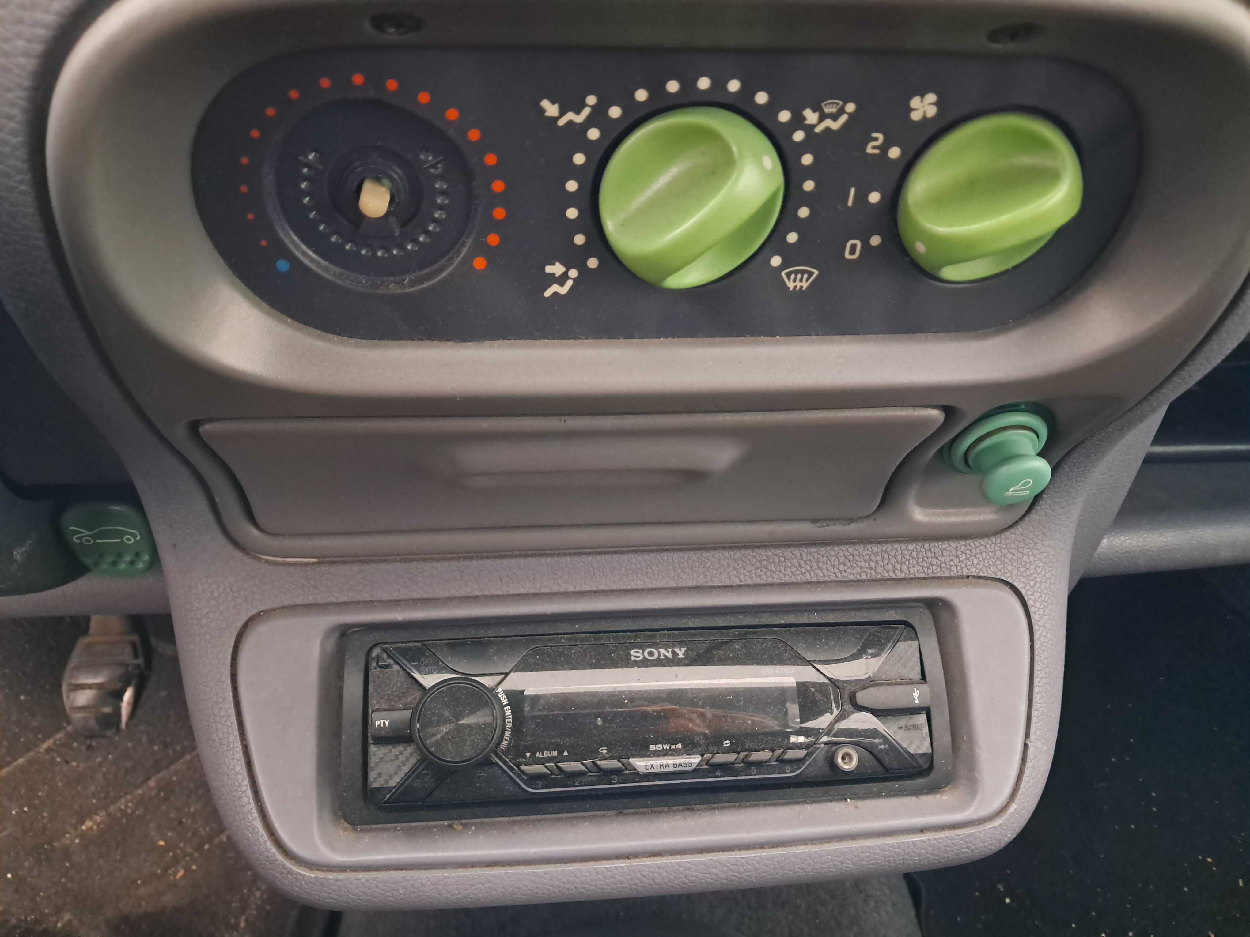 Twingo de 1993 em bom estado