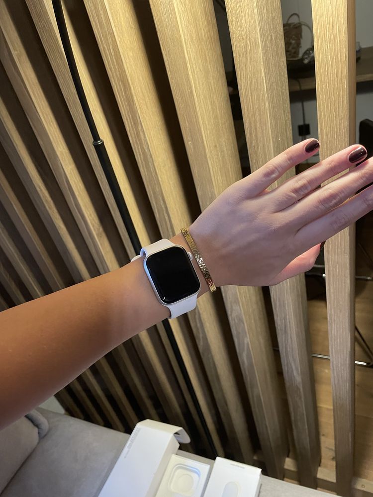 Apple watch SE smartwach