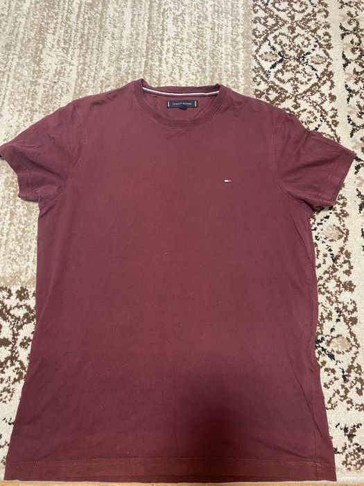 Продам чоловічу фудболку оригінальну Tommy Hilfiger