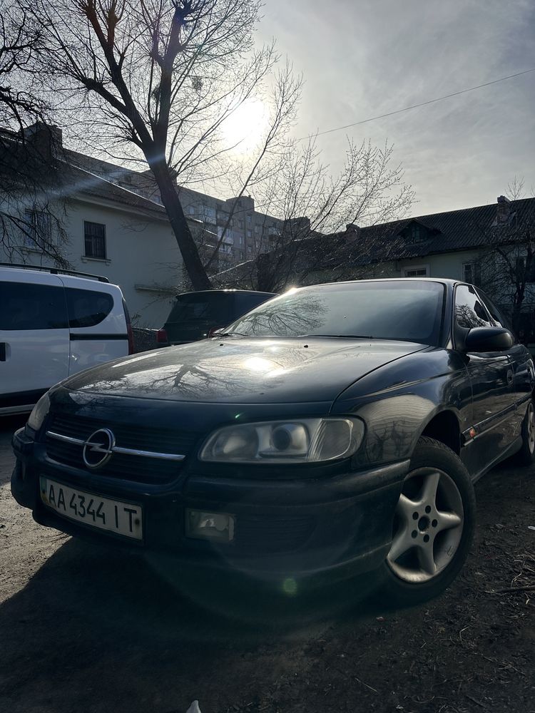 Opel Omega B 2.5 автомат