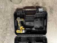 DeWalt Aparafusadora Impacto sem Escovas XR 18V 1/4" DCF887NT-XJ