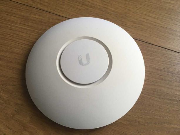 Точка доступа Ubiquiti Unifi AC Lite AP