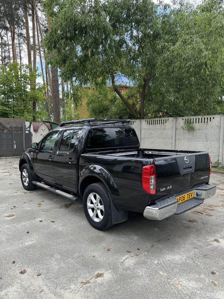 Пикап Nissan Navara 2.5 дизель автомат