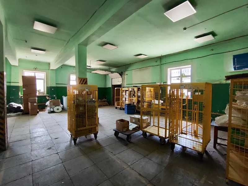 Будівля загальною площею  1 243,30 м. кв.