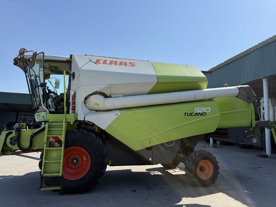 Claas tucano 320