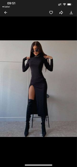 Сукня з розрізом