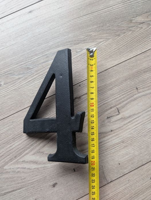 Cyfra 4 na dom metalowa 19 cm