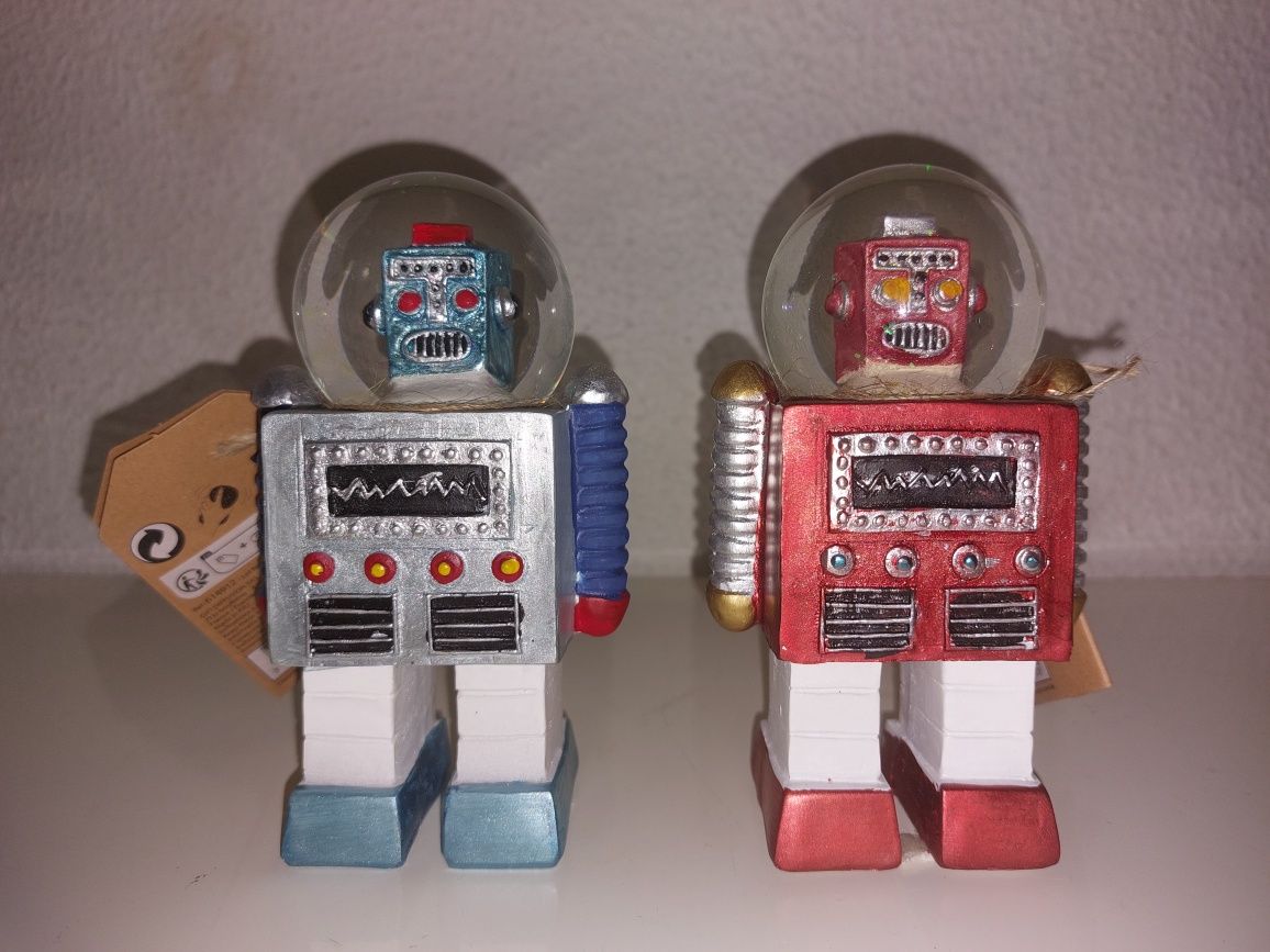 Dois Robot  decorativos