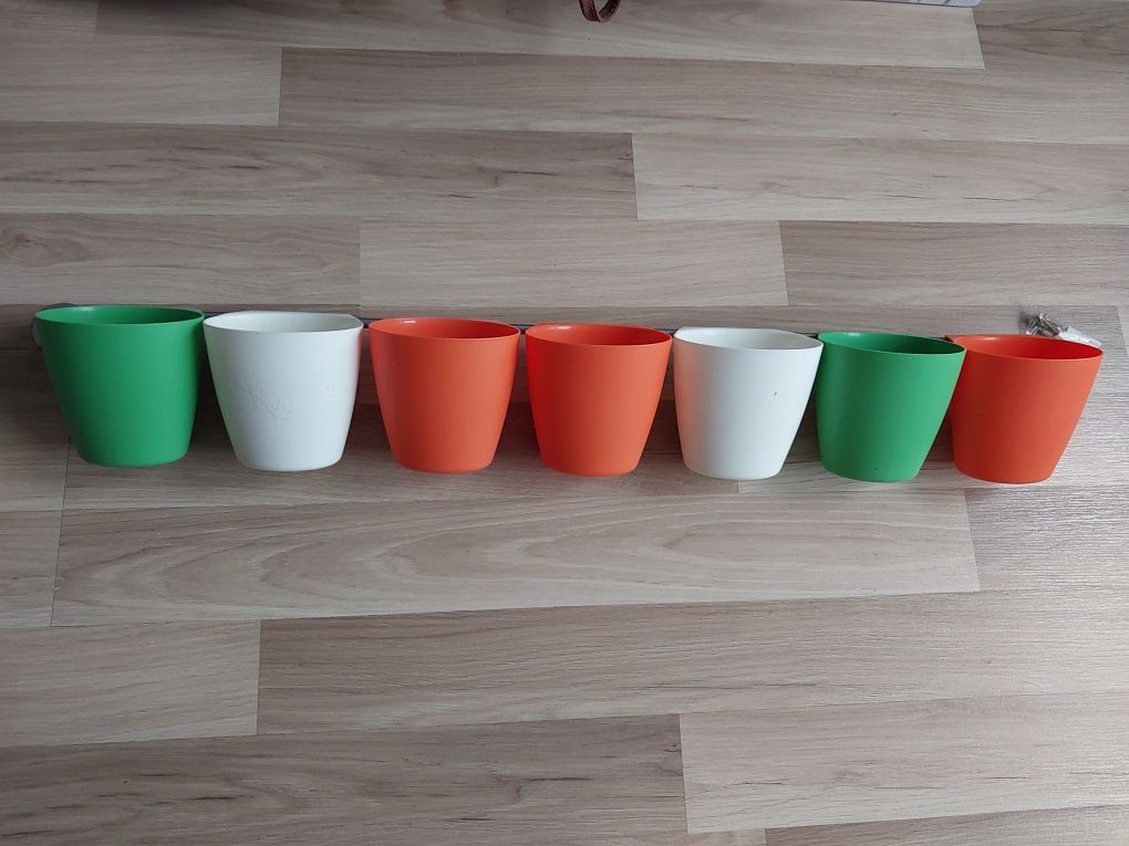 7 kubeczków na szynie IKEA organizer