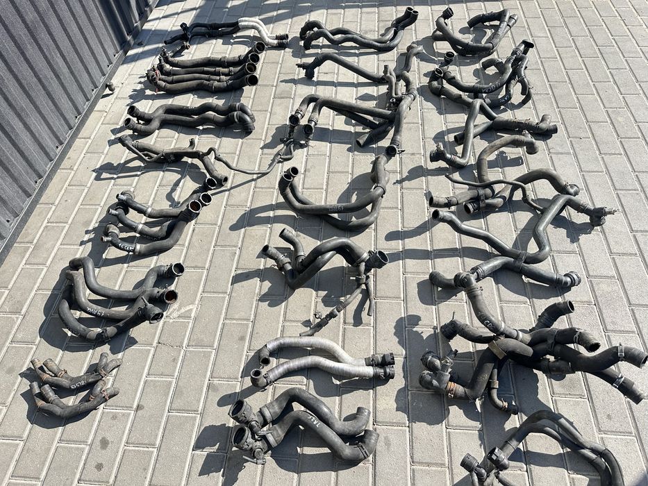 Патрубки водяног охолодження Патрубок водяний Гольф Тоуран Октавія А5