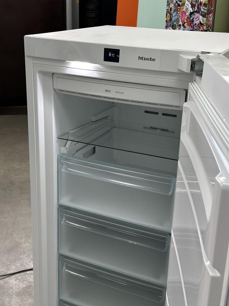 Mорозильна камера Miele FN 26263 WS з NoFrost