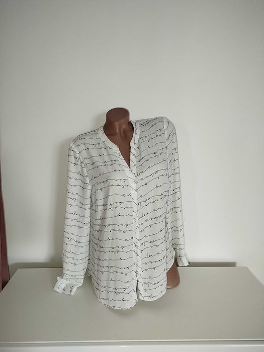 Блузка 50-52 розмір принт підпис