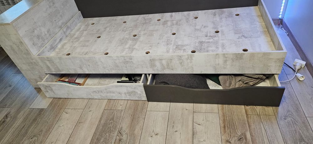 Łóżko młodzieżowe + szafka