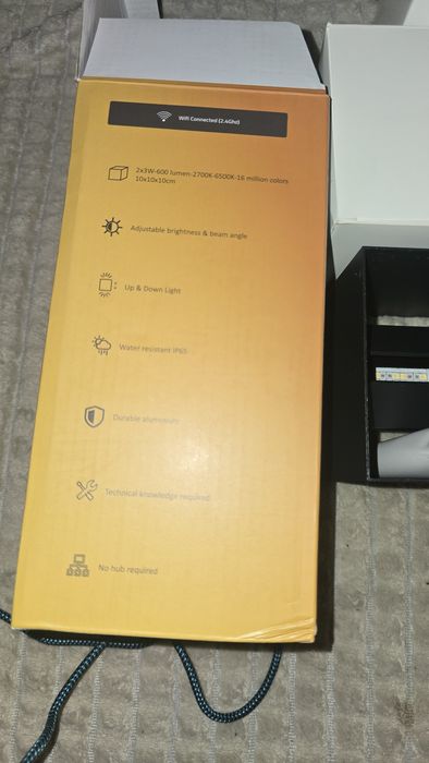 Inteligentna lampa ścienna LED do użytku wewnątrz i na zewnątrz, 6 W R
